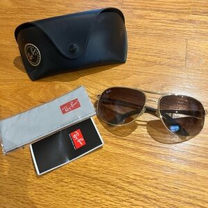Ray-Ban Gold Aviator Sunglasses with Black Case